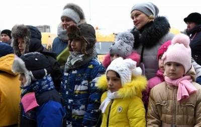 Выплата 5000 рублей в декабре на детей: когда перечислят деньги на карту, нужно подавать заявление на выплату детского пособия или нет