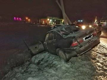 В Башкирии пассажир пьяного водителя скончался в больнице после наезда на столб