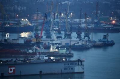 Украинский суд арестовал 32 судна за заходы в порты Крыма