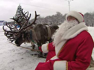 Четверть россиян из-за пандемии отказались звать на Новый год детям Деда Мороза