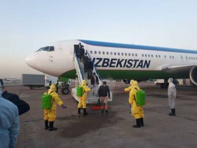 Узбекистан приостанавливает авиасообщение с несколькими странами