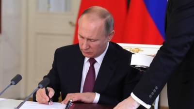 Путин подписал закон о переводе Волгограда на московское время