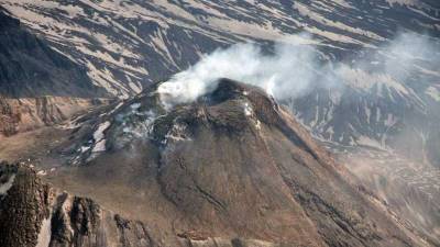 На Камчатке поселок засыпало вулканическим пеплом