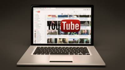 Роскомнадзор назвал YouTube лидером по распространению фейковых новостей в 2020 году
