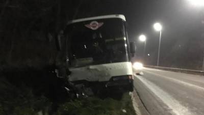 На Виннитчине легковушка влетела в автобус, погиб 18-летний парень: фото