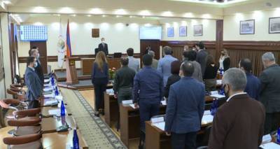 Рокировки и новые назначения в мэрии Еревана: кто вышел из "Моего шага" и сдал мандат?