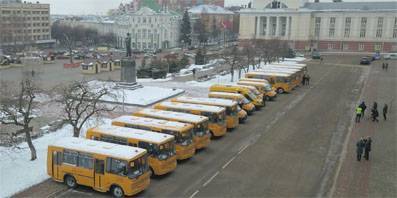 Орловские сельские школы получили 19 новых автобусов