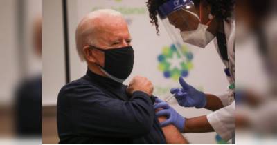 Джо Байдену сделали прививку от коронавируса в прямом эфире