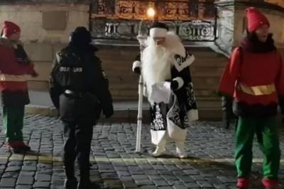 Деда Мороза оштрафовали на 10 тысяч за пикет в поддержку Нового года