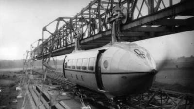 Задолго до Hyperloop: как поезда учились летать (9 фото)
