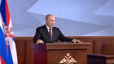Путин узаконил право президента РФ на пожизненное сенаторство