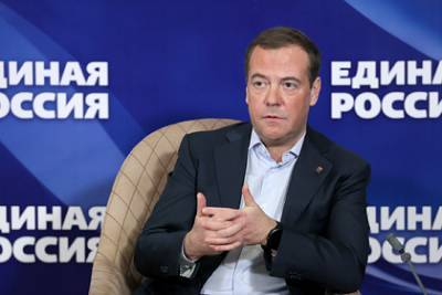 Медведев заявил о накрывшей Белый дом волне прощальной активности