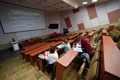 Российским студентам начнут выдавать электронные дипломы