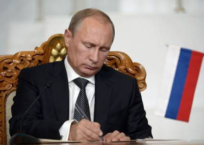 Путин подписал указ, благодаря которому экс-президент может стать сенатором пожизненно
