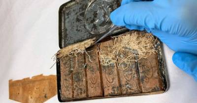 В вещах известного австралийского поэта нашли коробку 120-летнего шоколада