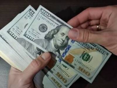 "Карантинные" выплаты и курс доллара: в Нацбанке сделали экстренное заявление