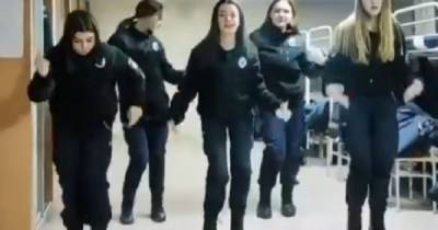 "Наколочки, татуировочки": из-за скандального танца курсанток МВД в Харькове начали расследование