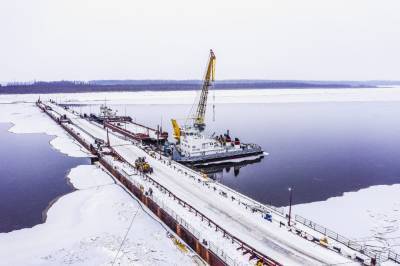 Впервые в истории: «Роснефть» построила наплавной автомост через Иртыш