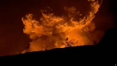 На Гавайях произошло землетрясение, которое "разбудило" вулкан Килауэа: шокирующие кадры