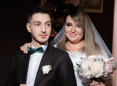 Саша Черно и Иосиф Оганесян отмечают «бумажную свадьбу»