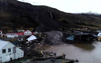 В Исландии из-за оползней эвакуировали город