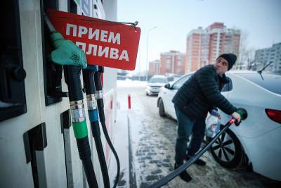Путин призвал нефтяников "не хулиганить" с потребителями
