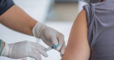 Польша готова поделиться излишками вакцины с Украиной