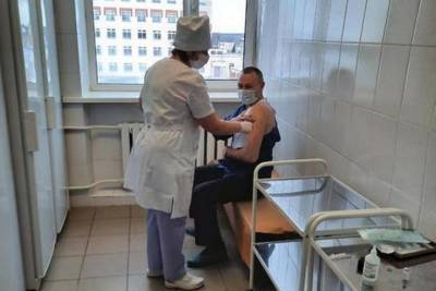 В Сосновской ЦРБ начали вакцинацию против COVID-19