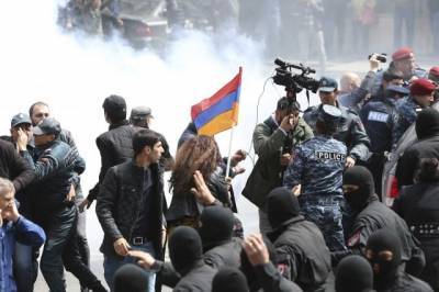 В Армении оппозиция предъявила ультиматум фракции Пашиняна