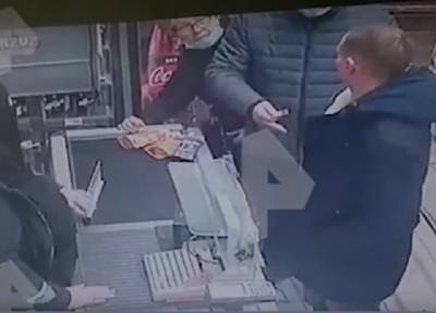 Он был без маски: в петербургском супермаркете в очереди на кассу убили мужчину