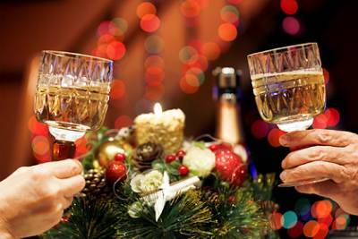 Россиянам раскрыли оптимальный порядок употребления алкоголя в Новый год