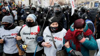 Без палаток, но с полицией: на Майдане продолжилась акция протеста ФЛП
