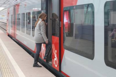Кнопки открытия дверей в поездах на Филевской линии метро и МЦК включат с 23 декабря