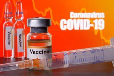 Pfizer и Moderna тестируют вакцины против нового штамма COVID-19