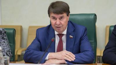Сенатор Цеков: попытка вернуть Крым силой закончится крушением Украины
