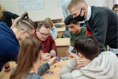 Более 600 школьников Республики Коми примерили на себя роль предпринимателей в деловой игре от центра "Мой бизнес" Коми