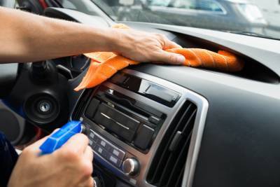 От пыли и мусора: как убирать в своем автомобиле