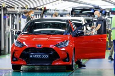 Toyota и Jaguar Land Rover остановили заводы в Европе из-за пандемии коронавируса