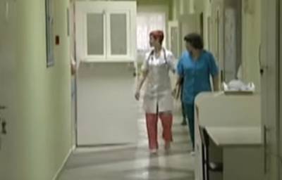 "Медсестры будут лизать пятки": обезумевший пациент-мажор избил украинского медика, девушка едва унесла ноги