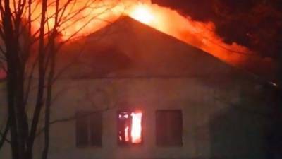 Две женщины и маленький ребенок погибли при пожаре в Тверской области