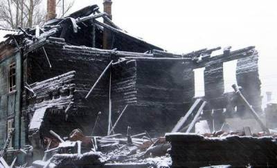 В Тюменской области трое маленьких детей погибли на пожаре