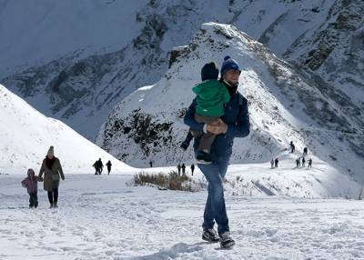 Педиатр рекомендовал не везти детей в горы на зимние каникулы