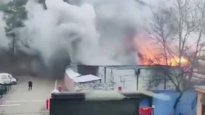 Серьезный пожар в Киеве: пламя охватило склады, спасатели сбились с ног - детали ЧП
