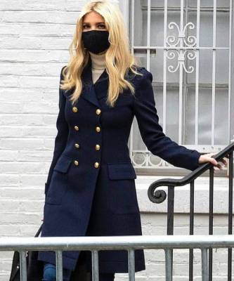Идеальная пара: Иванка Трамп в пальто милитари и бежевых сапогах Zara