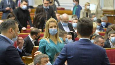 Законопроект о сокращении количества депутатов до 300 готов к рассмотрению Рады