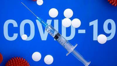 Более 300 петербургских педагогов прошли первый этап вакцинации от COVID-19