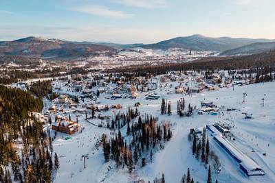 Россияне массово раскупили авиабилеты на один горный курорт под Новый год