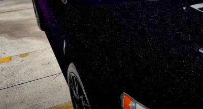 Ультра-черный Mitsubishi Lancer Evo покрасили очень дорогой "краской с жемчужинами", видео