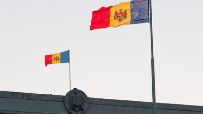 КС Молдавии отказался приостанавливать действие закона о статусе русского языка