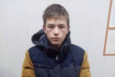 В Тверской области школьник гуляет по улицам, но домой не идет